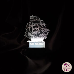 brod; mornari; poklon za mornara; poklon za kapetana broda; poklon za časnika; lampe s imenom; unikatni pokloni; lampe u boji; gravirane lampe; pokloni; noćna led lampa; personalizirana led lampa; giftmanija; 3d lampa; personalizirani pokloni; poklon za dečka; poklon;