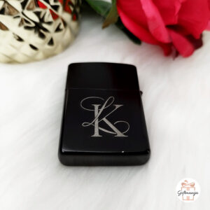 upaljač; zippo; gravirani upaljač; poklon; personalizirani poklon; personalizirani upaljač; zippo upaljači; gravirani upaljači; unikatni poklon; pokloni; poklon za godišnjice; upaljači; giftmanija; momačke; djevojačke; poklon za kuma; poklon za kumu; poklon za njega; poklon za dečka; poklon za muža; poklon za frenda; poklon za rođendan; što pokloniti;