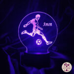 slušalice; dj; glazba; lampa na slušalice; 3d lampa; personalizirani pokloni; konji; potkova; lovci; lovački par; lovac i lovkinja; avion; jedrilica; pilot; poklon za pilota; nogomet; nogometaš; nogometna lopta; lampa na nogometnu loptu; nogometni klub; NK Osijek; poklon za nogometaša; lampe s imenom; unikatni pokloni; lampe u boji; gravirane lampe; pokloni; noćna led lampa; personalizirana led lampa; giftmanija; poklon za dečka; poklon; lampa s fotografijom;
