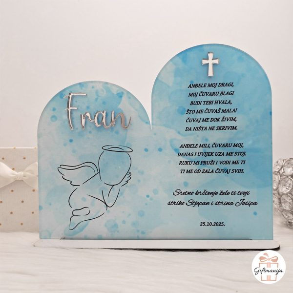 Unikatni poklon za krštenje dječaka. Svijetloplavi stalak od dva luka s personaliziranim imenom djeteta, srebrnim križem i prigodnim tekstom po vašem izboru.