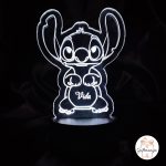 3D LED lampa Stitch s imenom Vida ljubičasto svjetlo; Personalizirana LED lampa Stitch; Lilo i Stitch poklon; noćna lampa za djecu; unikatni pokloni; Giftmanija; lampa s gravurom; poklon za rođendan; dječja soba dekoracija