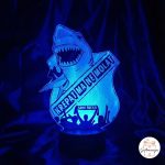 Svijetleća LED lampa HNK Rijeka s motivom morskog psa i natpisom Krepat ma ne molat