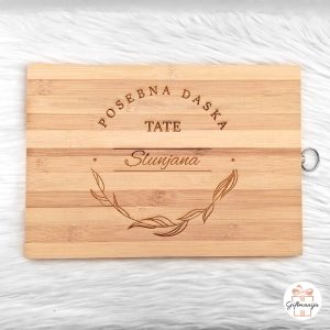 Personalizirana daska za rezanje s posvetom za tatu i plavom mašnom - Poklon za Dan očeva