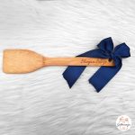 Personalizirana daska za rezanje s posvetom za tatu i plavom mašnom - Poklon za Dan očeva