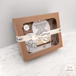 Poklon za krsnog kuma u obliku bijelog srca sa zlatnim detaljima ukrasno zapakiran