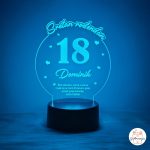 Personalizirana LED lampa za 18 rođendan s imenom Dominik i prigodnom posvetom koja svijetli