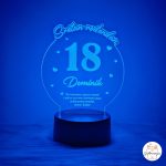 Personalizirana LED lampa za 18 rođendan s imenom Dominik i prigodnom posvetom koja svijetli