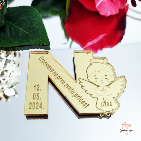 Personalizirani magnet slovo za pričest Zlatni akril - Giftmanija