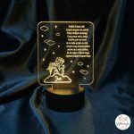 Personalizirana akrilna lampa s motivom anđela koji moli i tekstom molitve Anđele čuvaru.