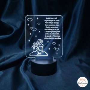 Dječja noćna lampa s upaljenim bijelim LED svjetlom i ugraviranim imenom.