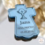 Svijetlo plavi zrcalni magnet za pričest za dječake s gravurom kaleža