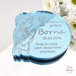 Svijetlo plavi magnet za prvi pričest s motivom dječaka koji moli