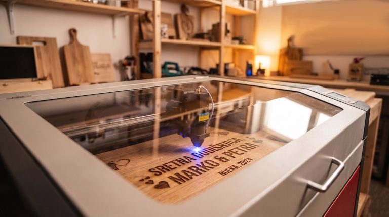 co2 laser gravira personalizirani poklon u giftshopu u Rijeci, Giftmanija